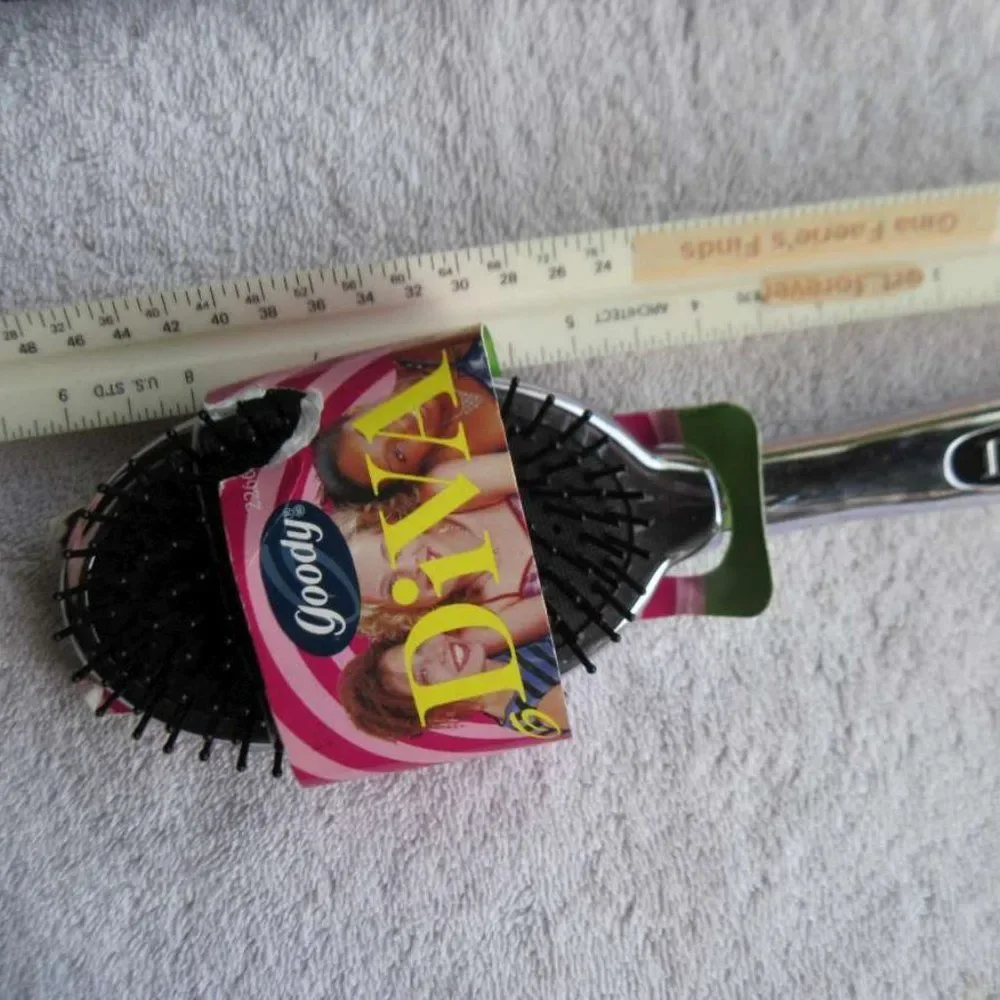 Goody Diva Cushion Hair Brush 1999 Reflective Silver Mirror Plastic Handle Back